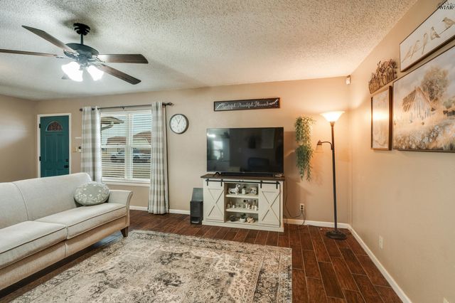 501 W COLEMAN AVENUE, Iowa Park, TX 76367