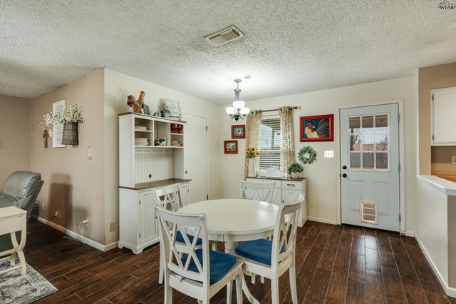 501 W COLEMAN AVENUE, Iowa Park, TX 76367