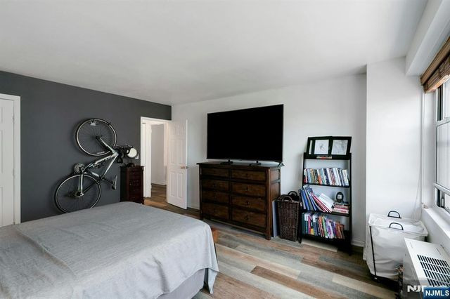 2077 Center Avenue 9E, Fort Lee, NJ 07024