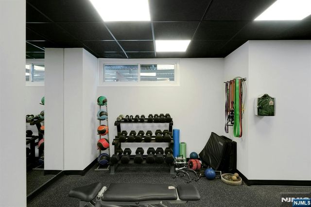 2077 Center Avenue 9E, Fort Lee, NJ 07024