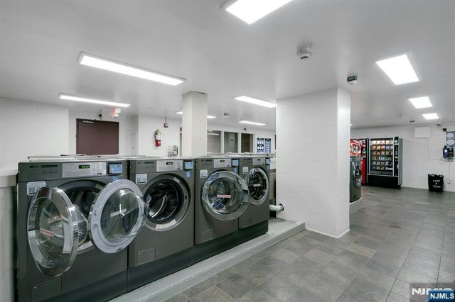 2077 Center Avenue 9E, Fort Lee, NJ 07024