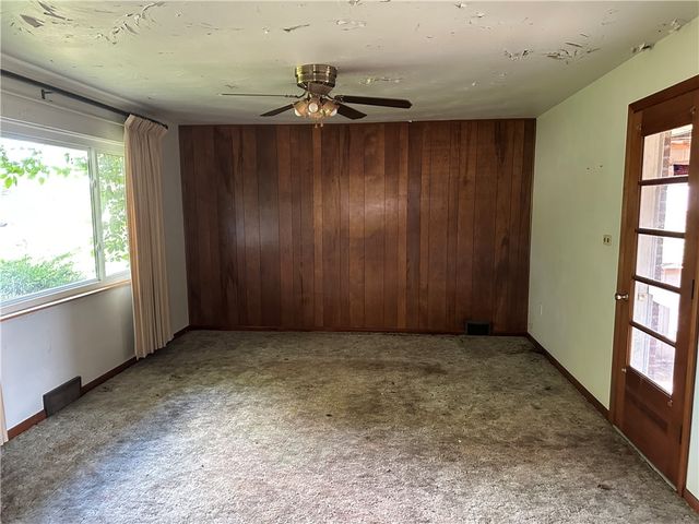 196 Hannahstown Rd, Jefferson Twp, PA 16002