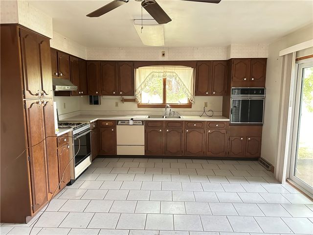 196 Hannahstown Rd, Jefferson Twp, PA 16002