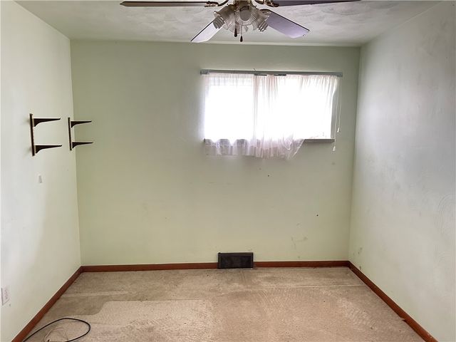 196 Hannahstown Rd, Jefferson Twp, PA 16002