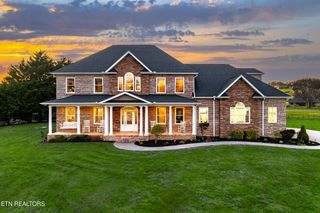 2725 River Island Blvd, Kodak, TN 37764