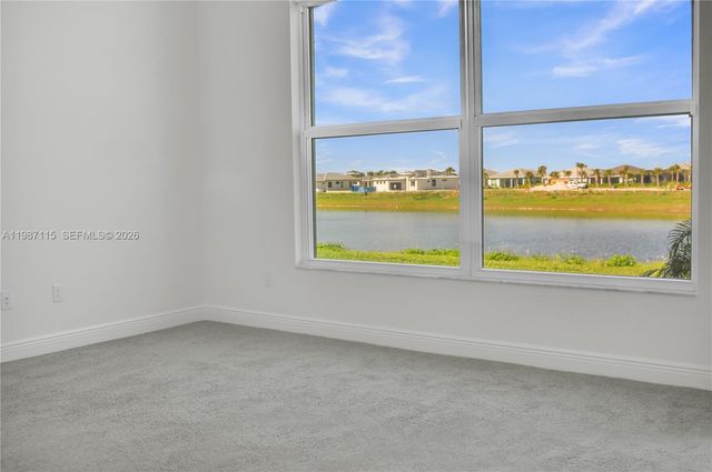 5243 Rivo Alto Cir 5243, Westlake, FL 33470