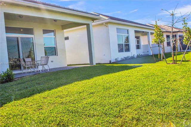 5243 Rivo Alto Cir 5243, Westlake, FL 33470