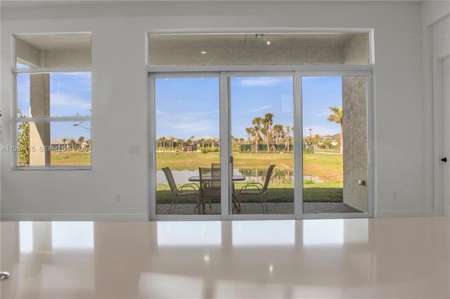 5243 Rivo Alto Cir 5243, Westlake, FL 33470