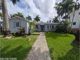 900 Tyler St, Hollywood, FL 33019
