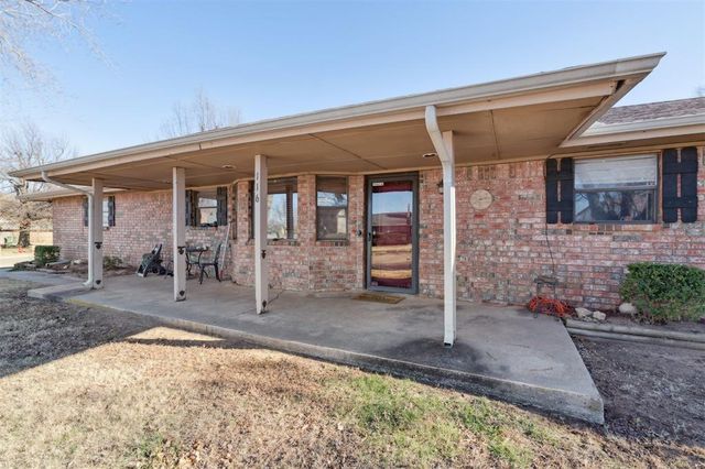 116 Seminole Lane, Yukon, OK 73099