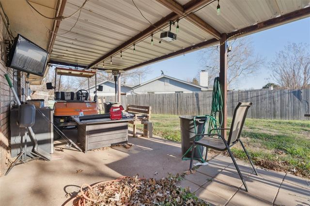 116 Seminole Lane, Yukon, OK 73099