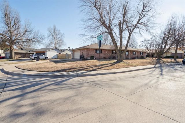 116 Seminole Lane, Yukon, OK 73099