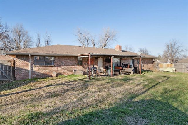 116 Seminole Lane, Yukon, OK 73099