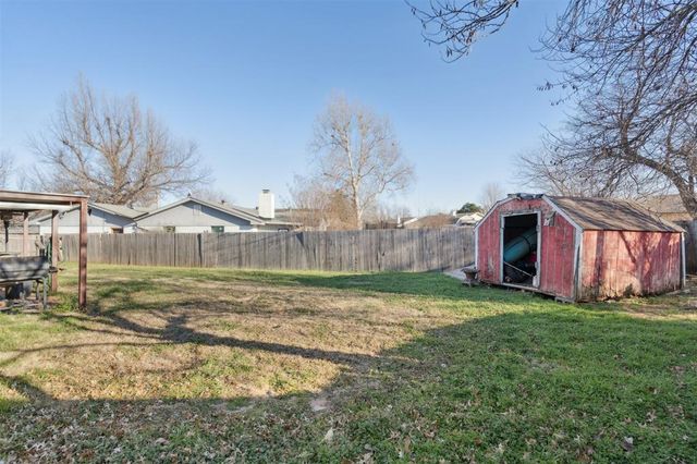 116 Seminole Lane, Yukon, OK 73099