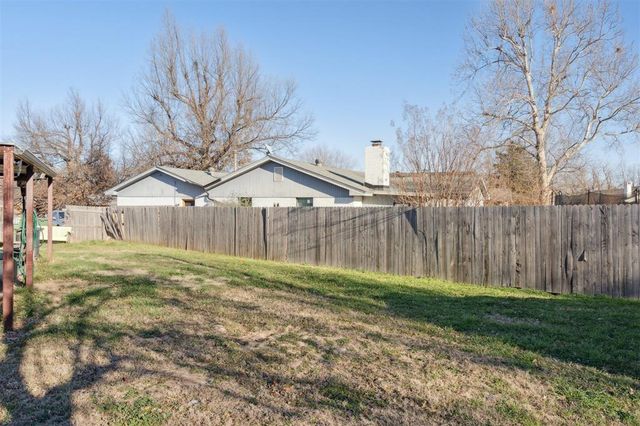 116 Seminole Lane, Yukon, OK 73099