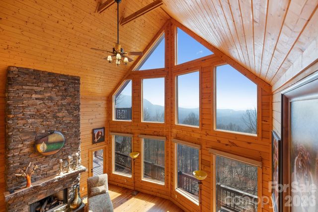 277 Kestrel Court, Sapphire, NC 28774