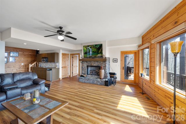 277 Kestrel Court, Sapphire, NC 28774