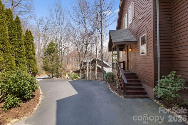 277 Kestrel Court, Sapphire, NC 28774