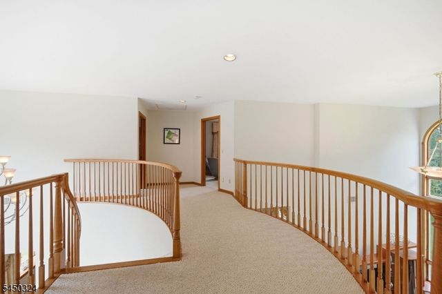 27 Sparrowbush Rd, Mahwah Twp., NJ 07430