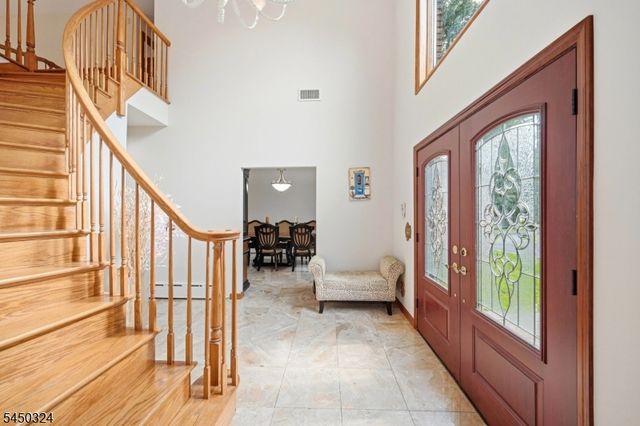 27 Sparrowbush Rd, Mahwah Twp., NJ 07430