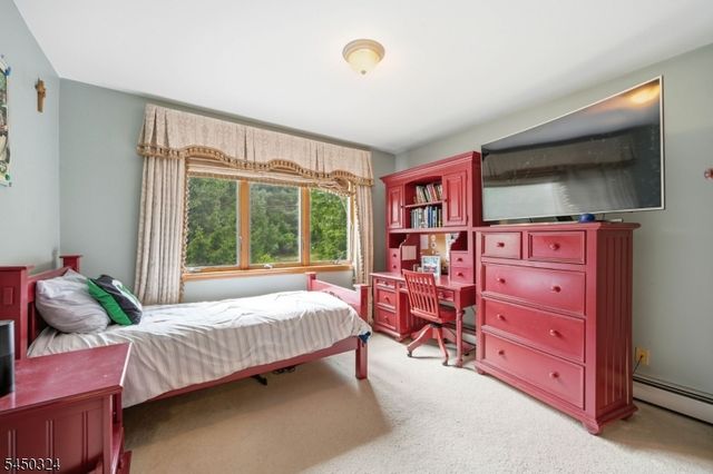 27 Sparrowbush Rd, Mahwah Twp., NJ 07430