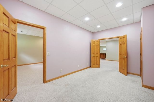 27 Sparrowbush Rd, Mahwah Twp., NJ 07430