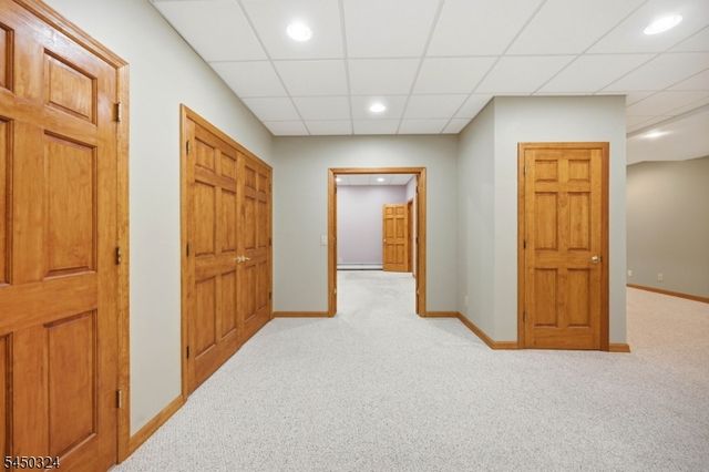 27 Sparrowbush Rd, Mahwah Twp., NJ 07430