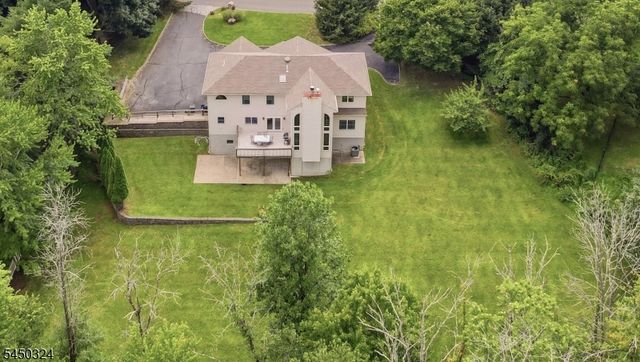27 Sparrowbush Rd, Mahwah Twp., NJ 07430