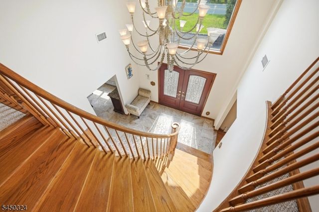 27 Sparrowbush Rd, Mahwah Twp., NJ 07430