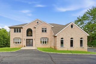27 Sparrowbush Rd, Mahwah Twp., NJ 07430