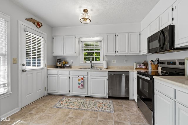 2424 Mapleton Lane, Raleigh, NC 27613
