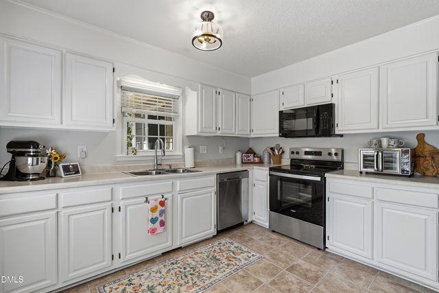 2424 Mapleton Lane, Raleigh, NC 27613