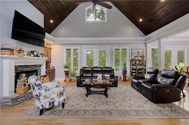 15 Greyrock, Adairsville, GA 30103