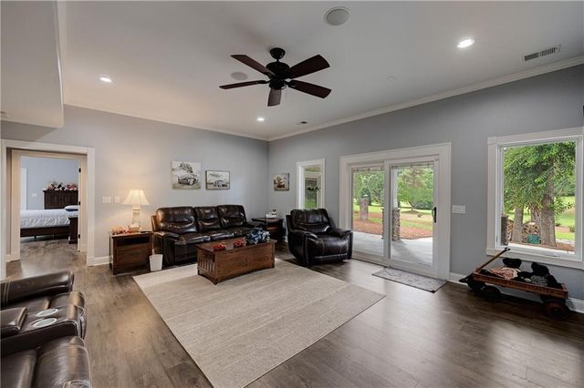 15 Greyrock, Adairsville, GA 30103