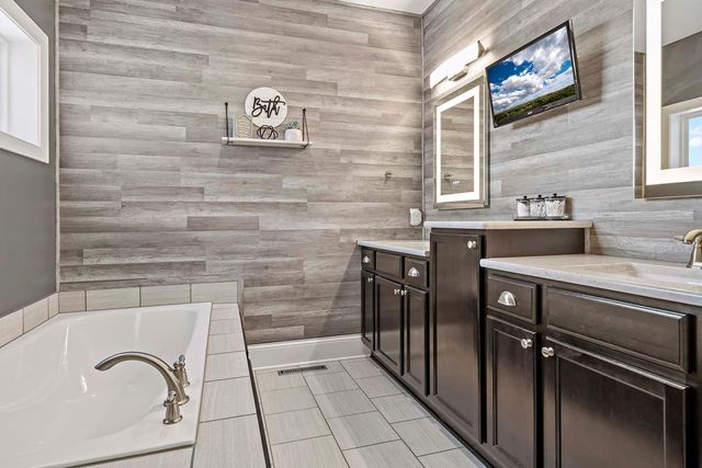 19224 Cattail Lane, Farmington, MN 55024