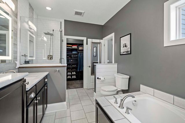 19224 Cattail Lane, Farmington, MN 55024