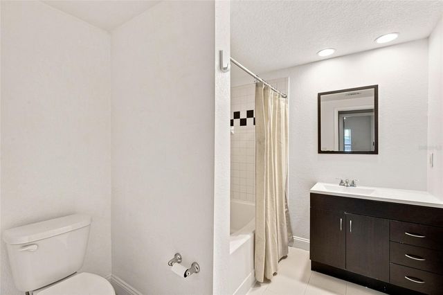 2410 W AZEELE STREET 216, Tampa, FL 33609