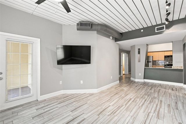 2410 W AZEELE STREET 216, Tampa, FL 33609