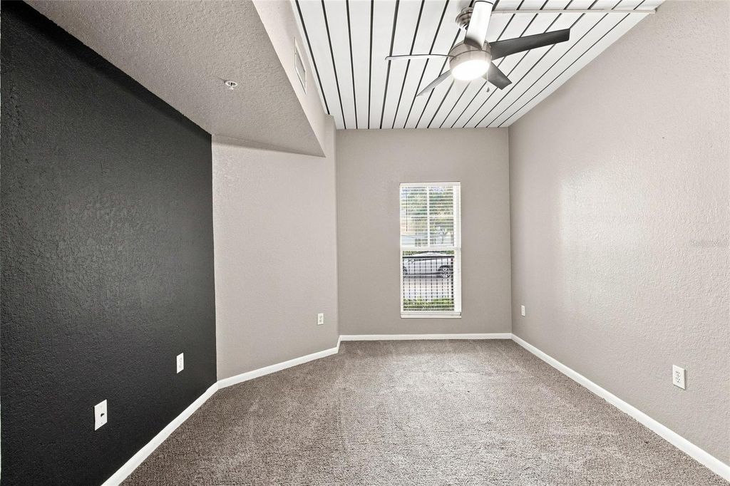 Image 15 of property listing at 2410 W AZEELE STREET 216, Tampa, FL 33609