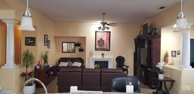 2808 Crestline Falls Lane, Bakersfield, CA 93313