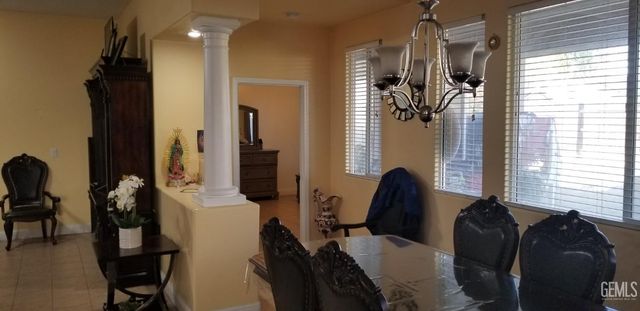 2808 Crestline Falls Lane, Bakersfield, CA 93313