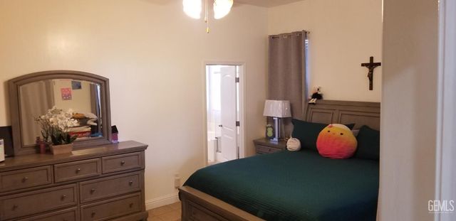 2808 Crestline Falls Lane, Bakersfield, CA 93313