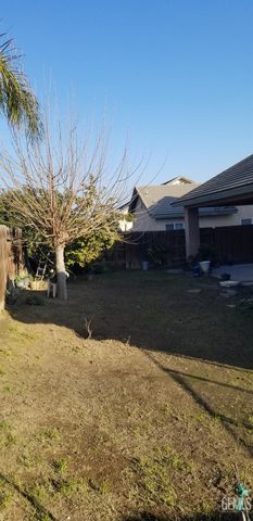 2808 Crestline Falls Lane, Bakersfield, CA 93313