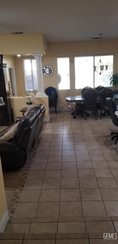 2808 Crestline Falls Lane, Bakersfield, CA 93313