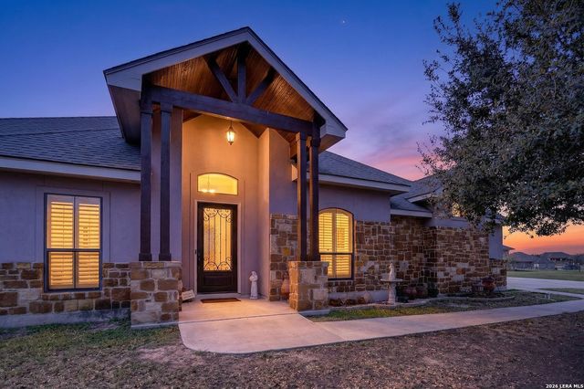 121 Abrego Mount, Floresville, TX 78114