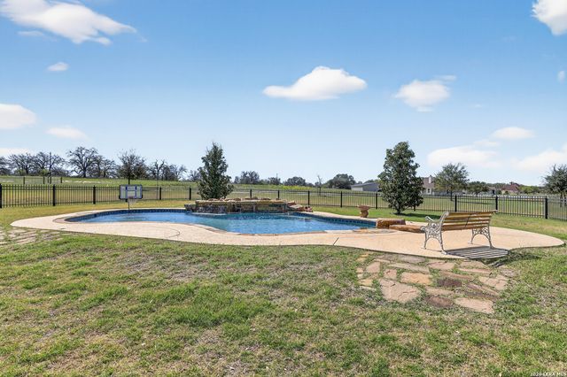121 Abrego Mount, Floresville, TX 78114