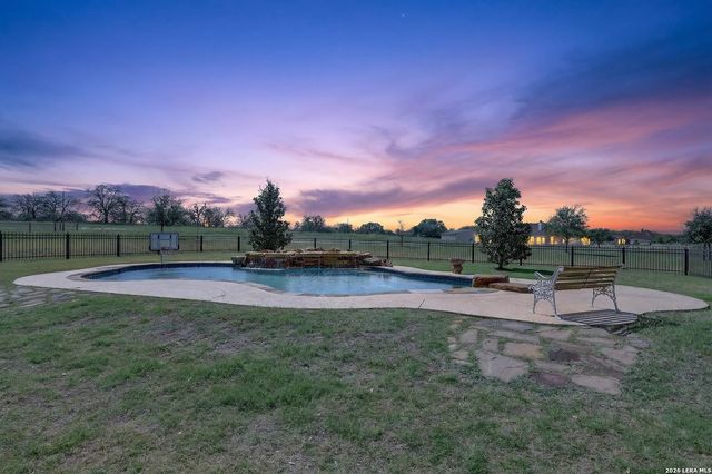 121 Abrego Mount, Floresville, TX 78114