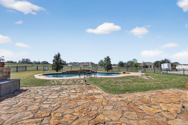 121 Abrego Mount, Floresville, TX 78114