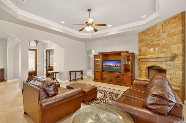 121 Abrego Mount, Floresville, TX 78114