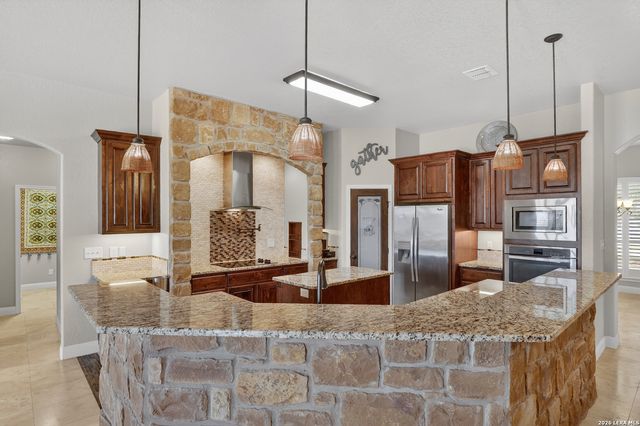 121 Abrego Mount, Floresville, TX 78114